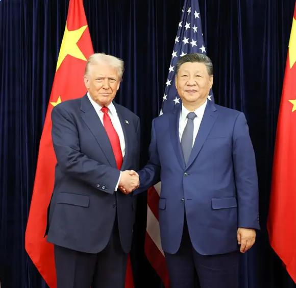 习近平同美国总统特朗普通电话