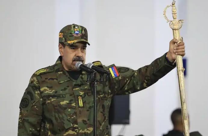 特朗普对马杜罗下最后通牒:立即下台并离境,否则后果自负